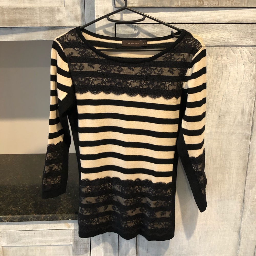 The Limited 3/4 sleeve sweater